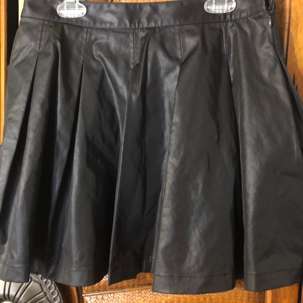 WOMENS SHORT SKIRT